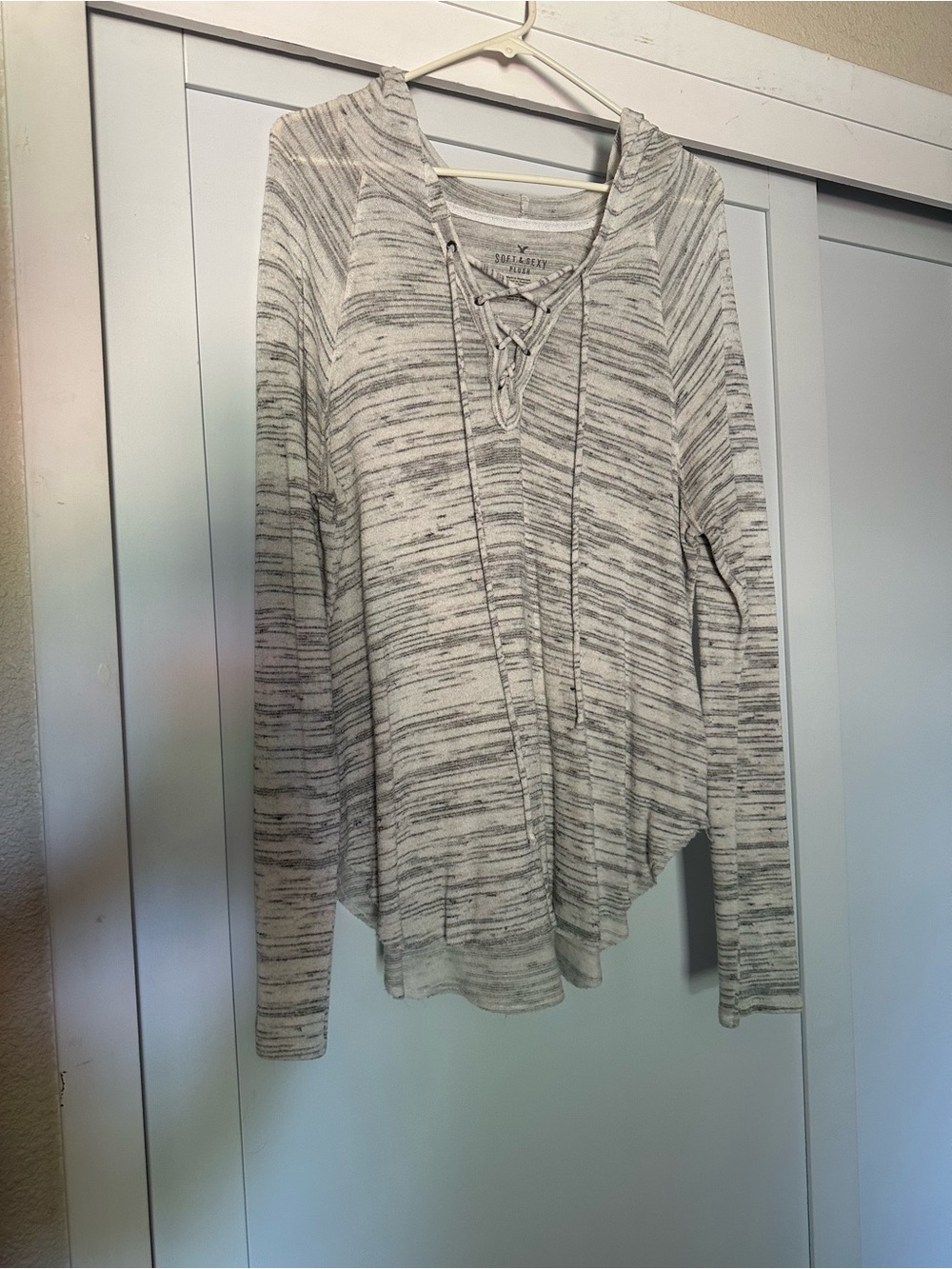 American Eagle Outfitters Heathered Lace-Up V-Neck Top - Gray